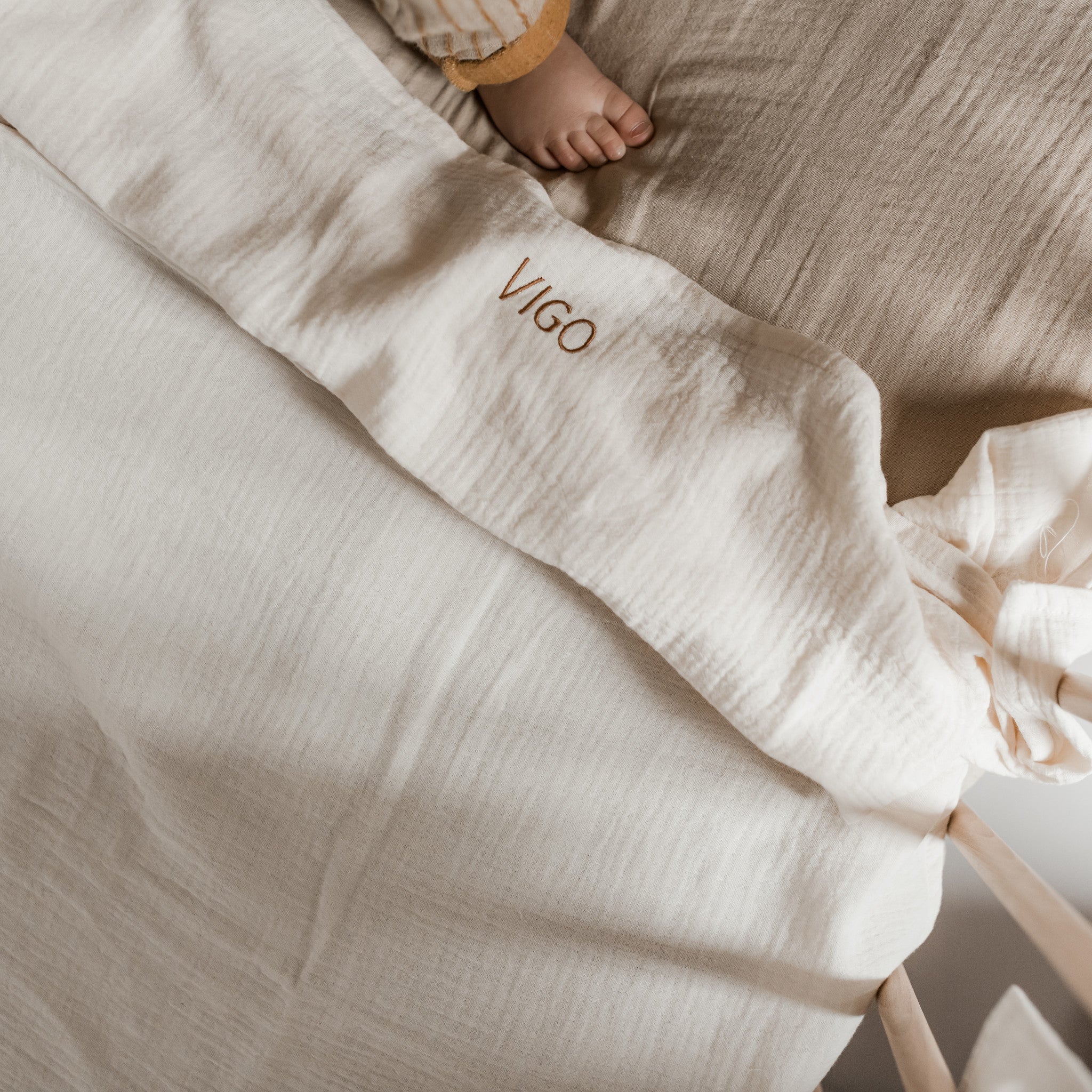 Flat sheet cot bonjour beige