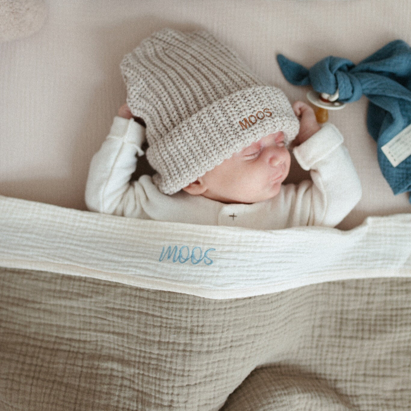 Flat sheet cot