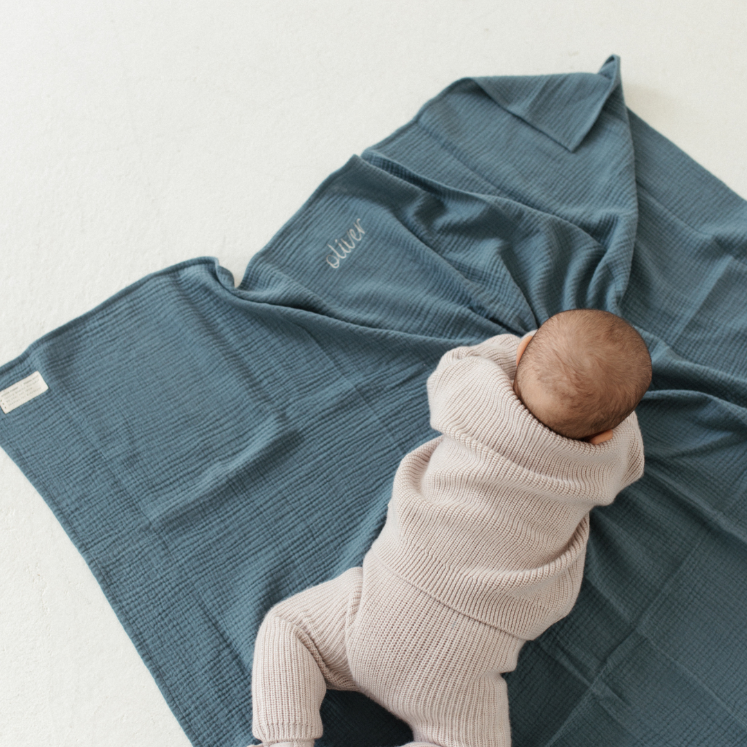 Giant swaddle misty blue