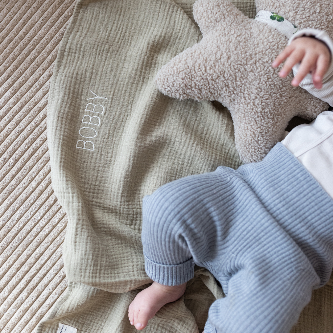 Giant swaddle morning moss