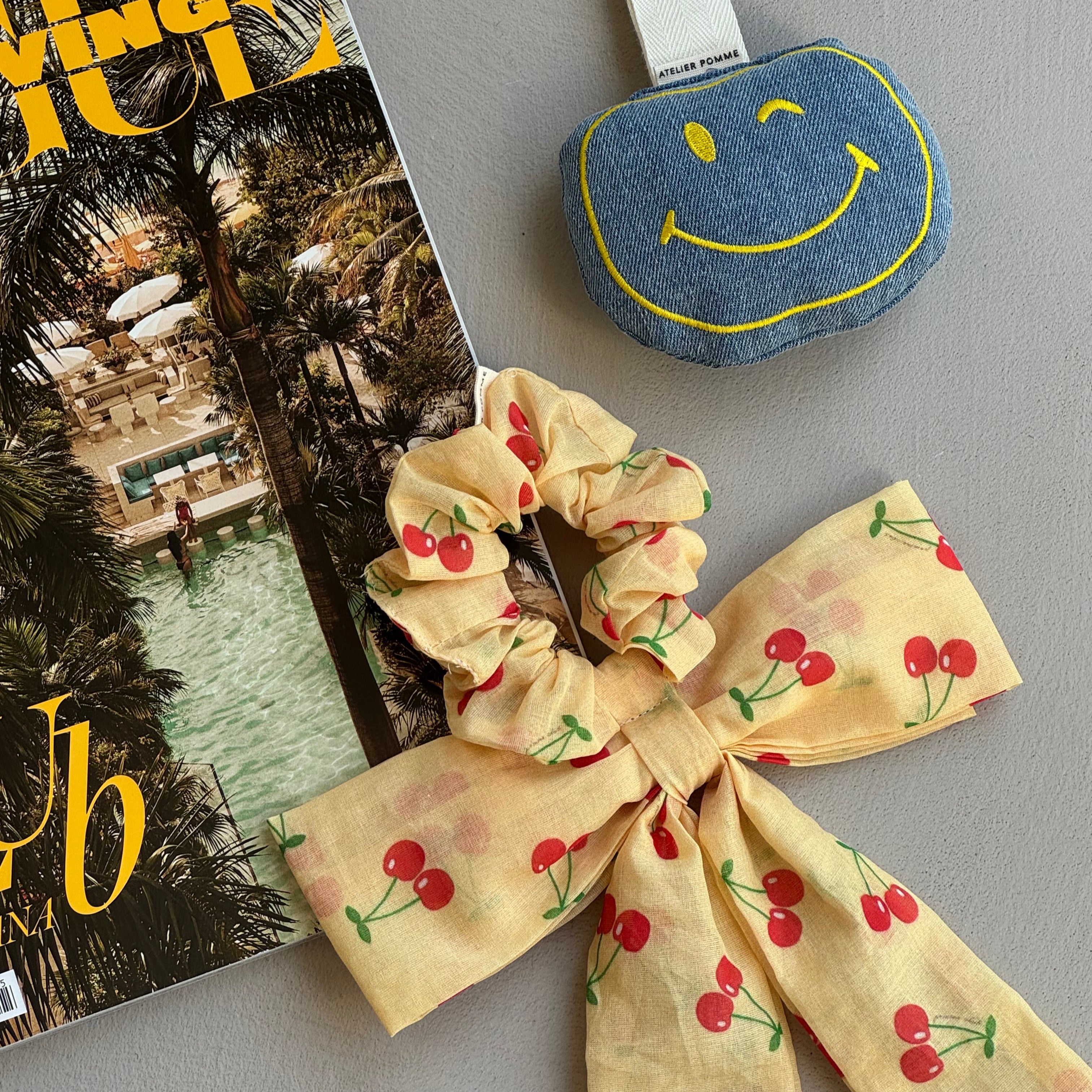 MINI - OVERSIZED BOW SCRUNCHIE