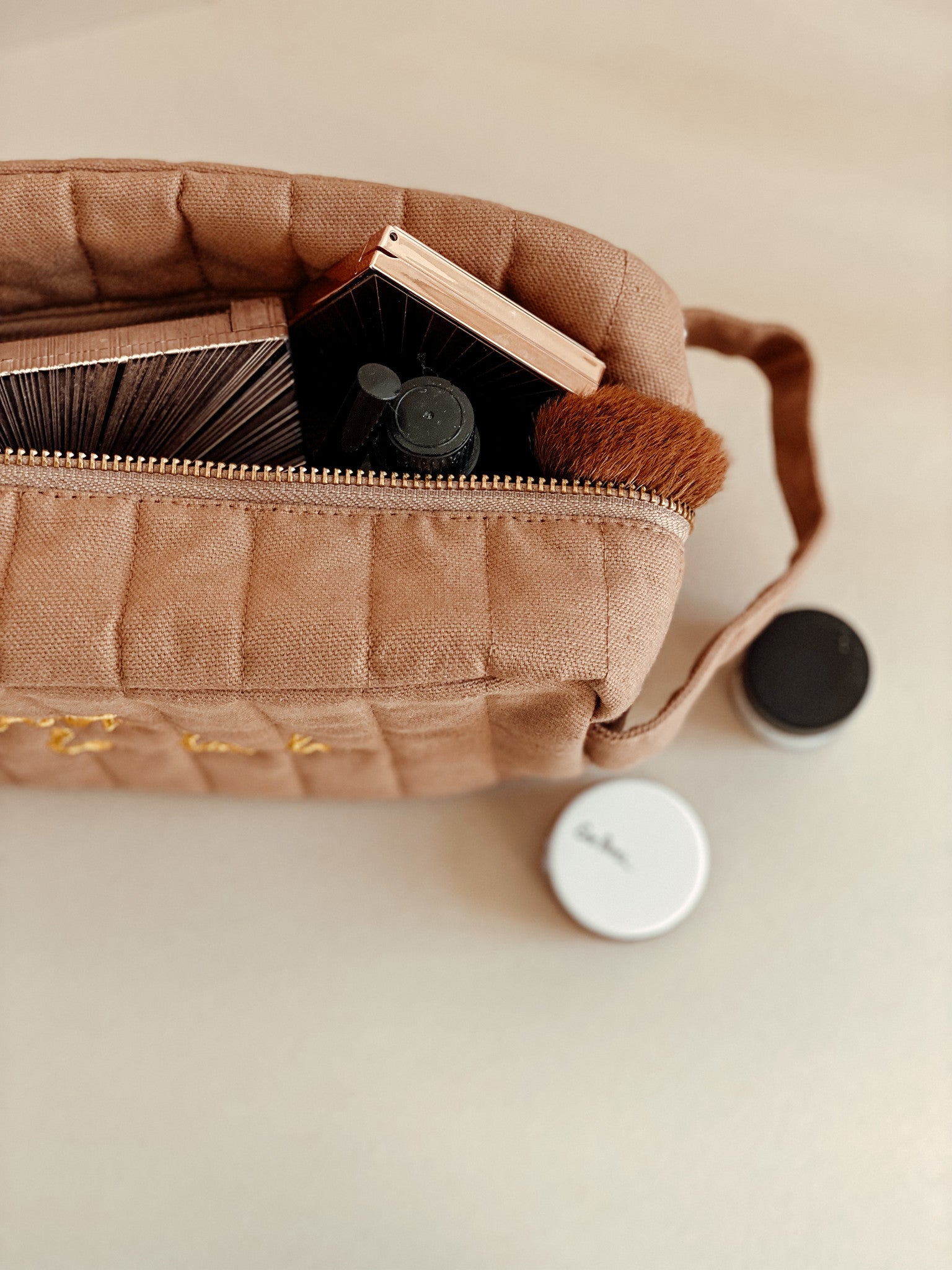 Perfect pouch fine brown
