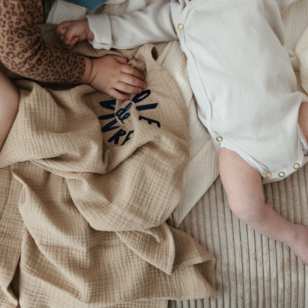 GIANT SWADDLE -  FINE BROWN