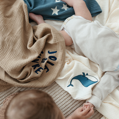 GIANT SWADDLE - COSY WHITE