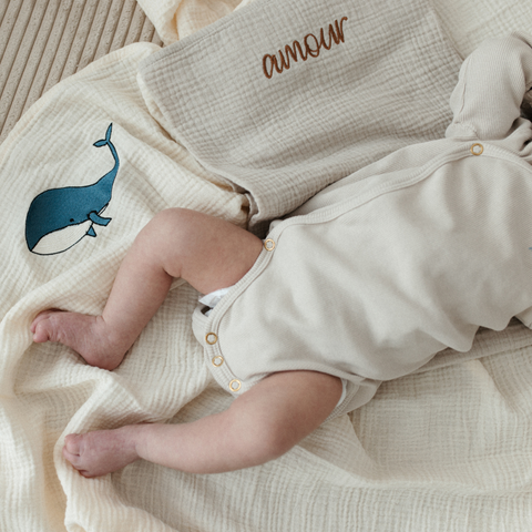 GIANT SWADDLE - COSY WHITE