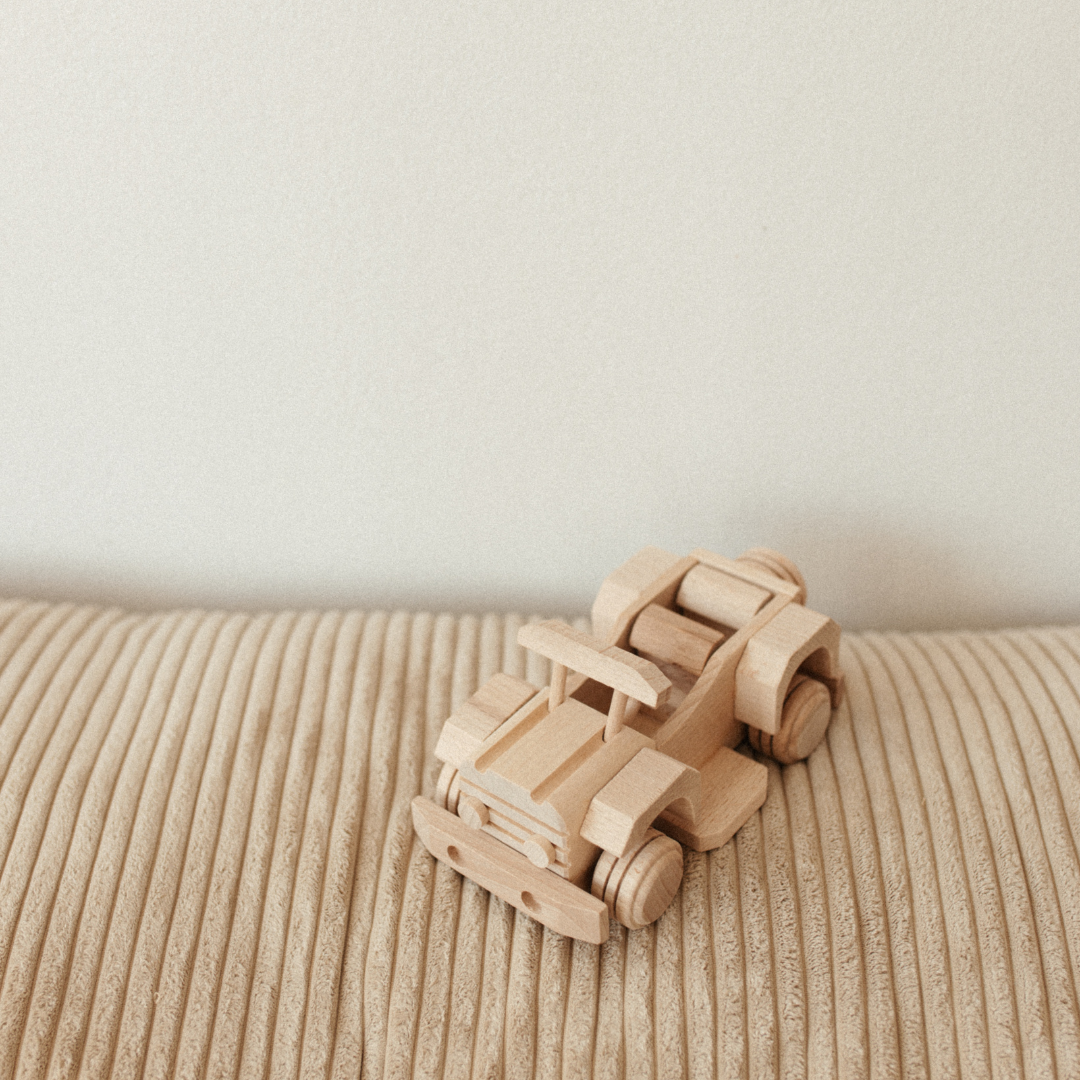 WOODEN JEEP