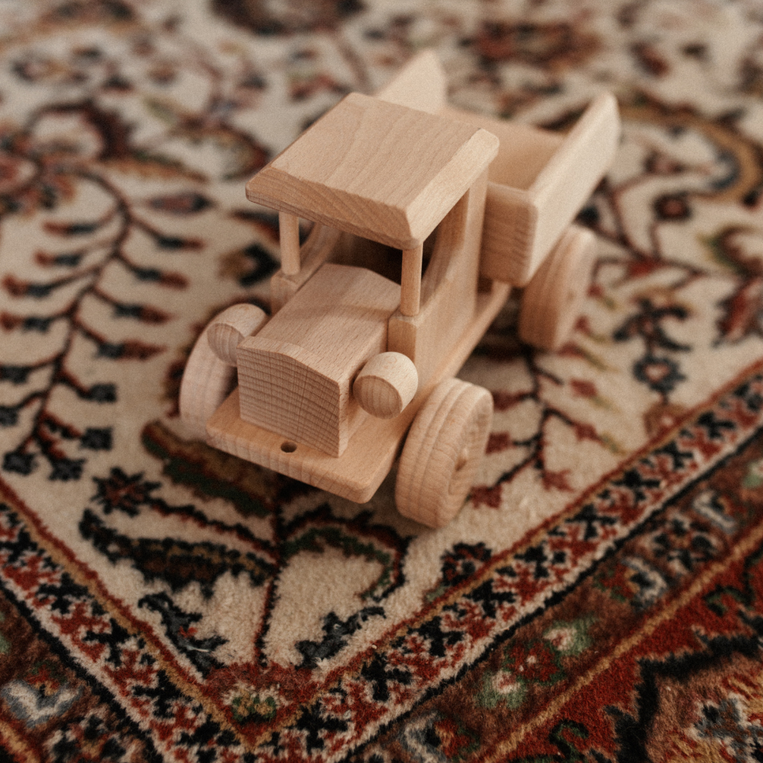 WOODEN TOY - GIANT DUMP TRUCK