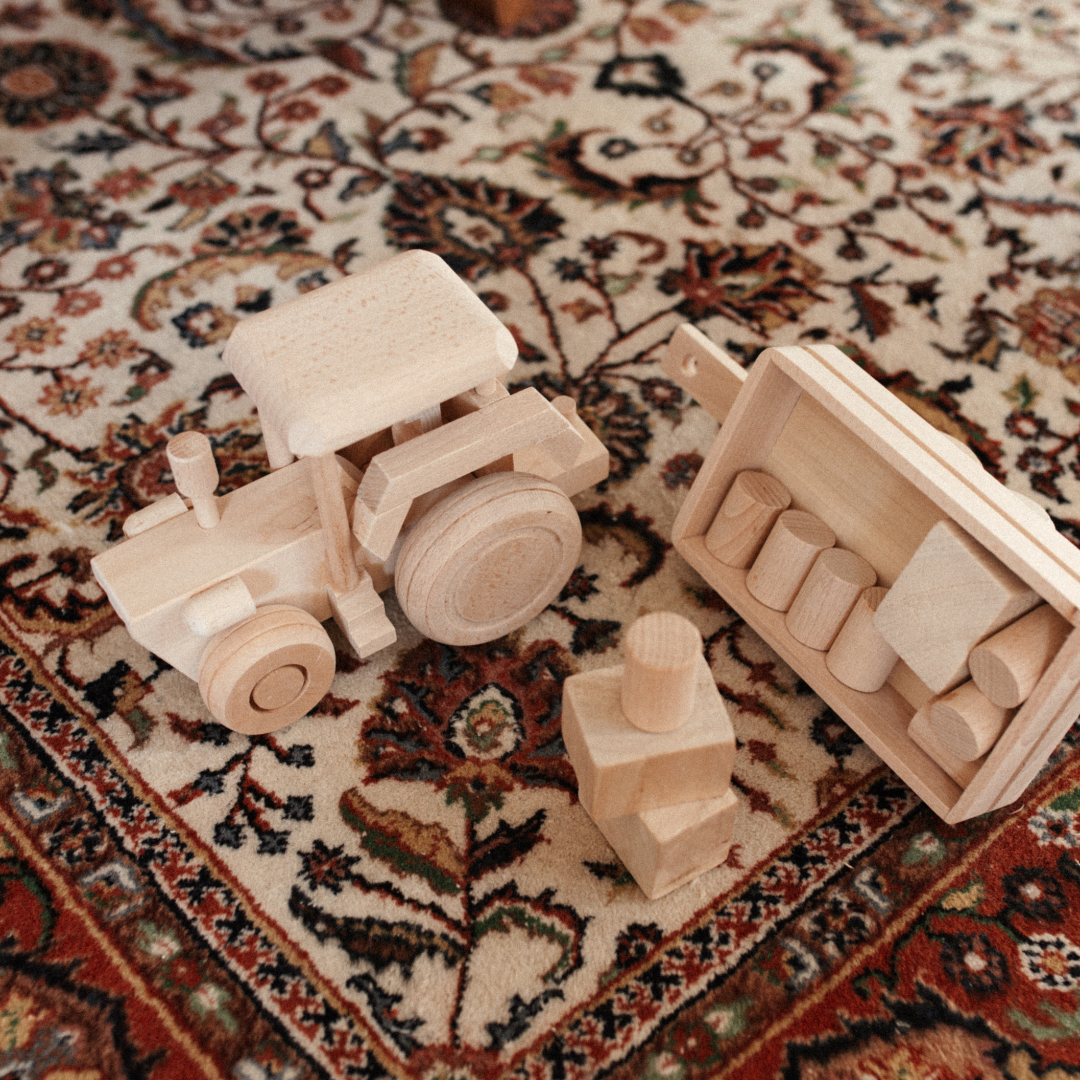 WOODEN TOY - GIANT TRACTOR WITH TRAILER AND WOODEN BLOCKS