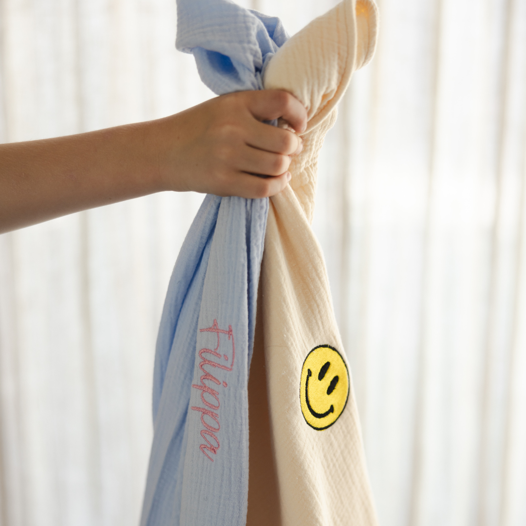 GIANT SWADDLE - DREAMY BLUE