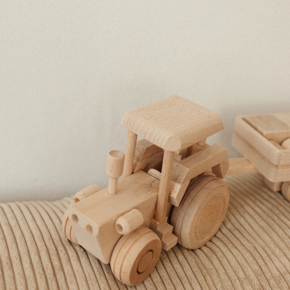 WOODEN TOY - GIANT TRACTOR WITH TRAILER AND WOODEN BLOCKS