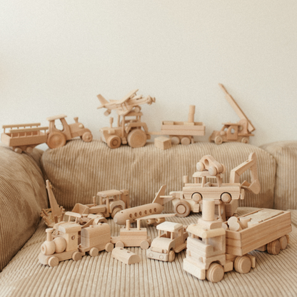 WOODEN TOY - GIANT TRUCK