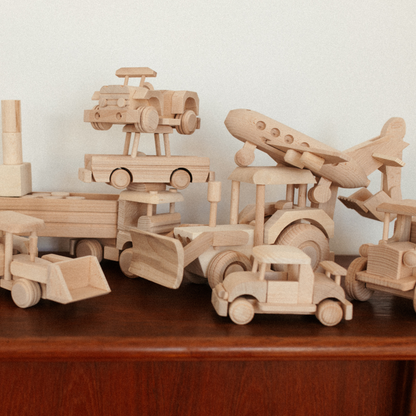 WOODEN TOY - GIANT TRACTOR