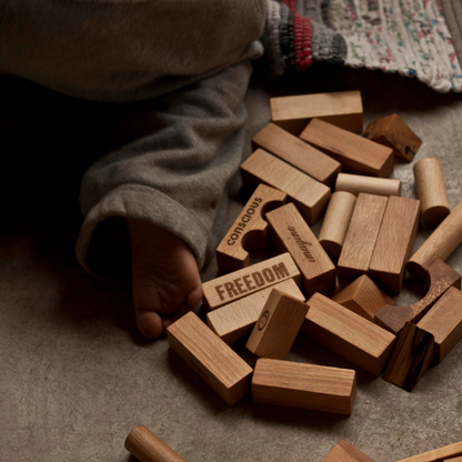 WOODEN BLOCKS IN TRAY - 30 PCS