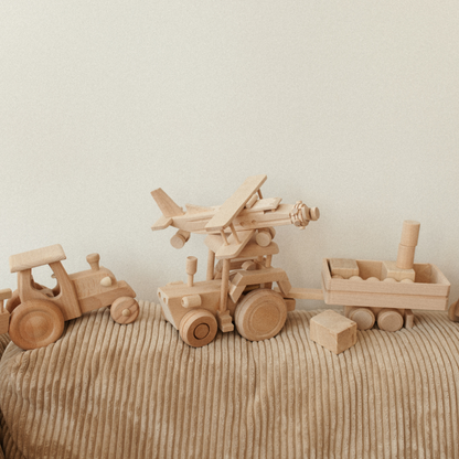 WOODEN TOY - GIANT TRACTOR WITH TRAILER AND WOODEN BLOCKS