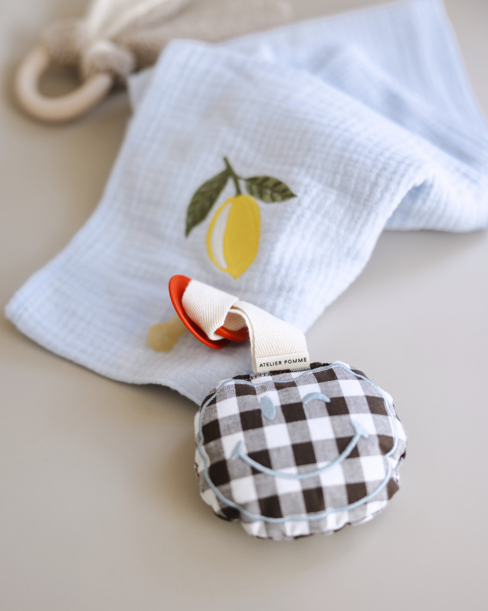 SPEENDOEKJE POMME |  CHECKED BETTER BROWNIE