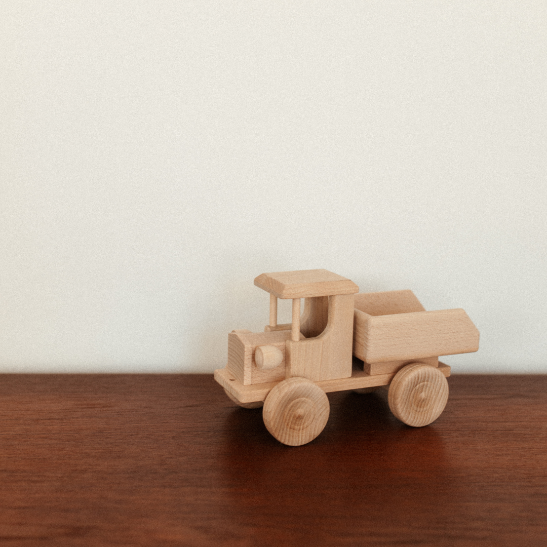 WOODEN TOY - GIANT DUMP TRUCK