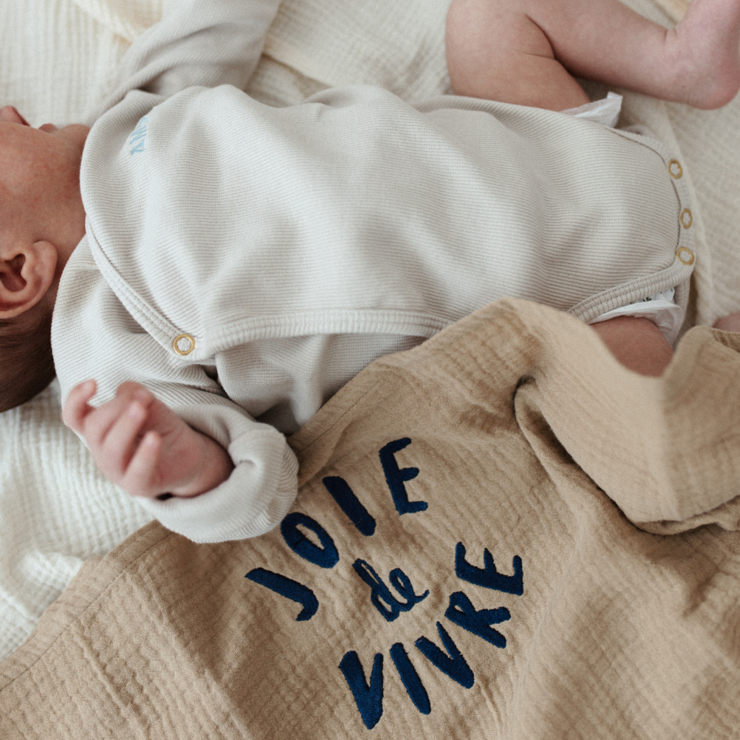 GIANT SWADDLE -  FINE BROWN