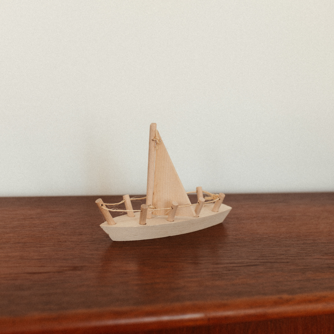 HOUTEN SPEELGOED - SAILING BOAT