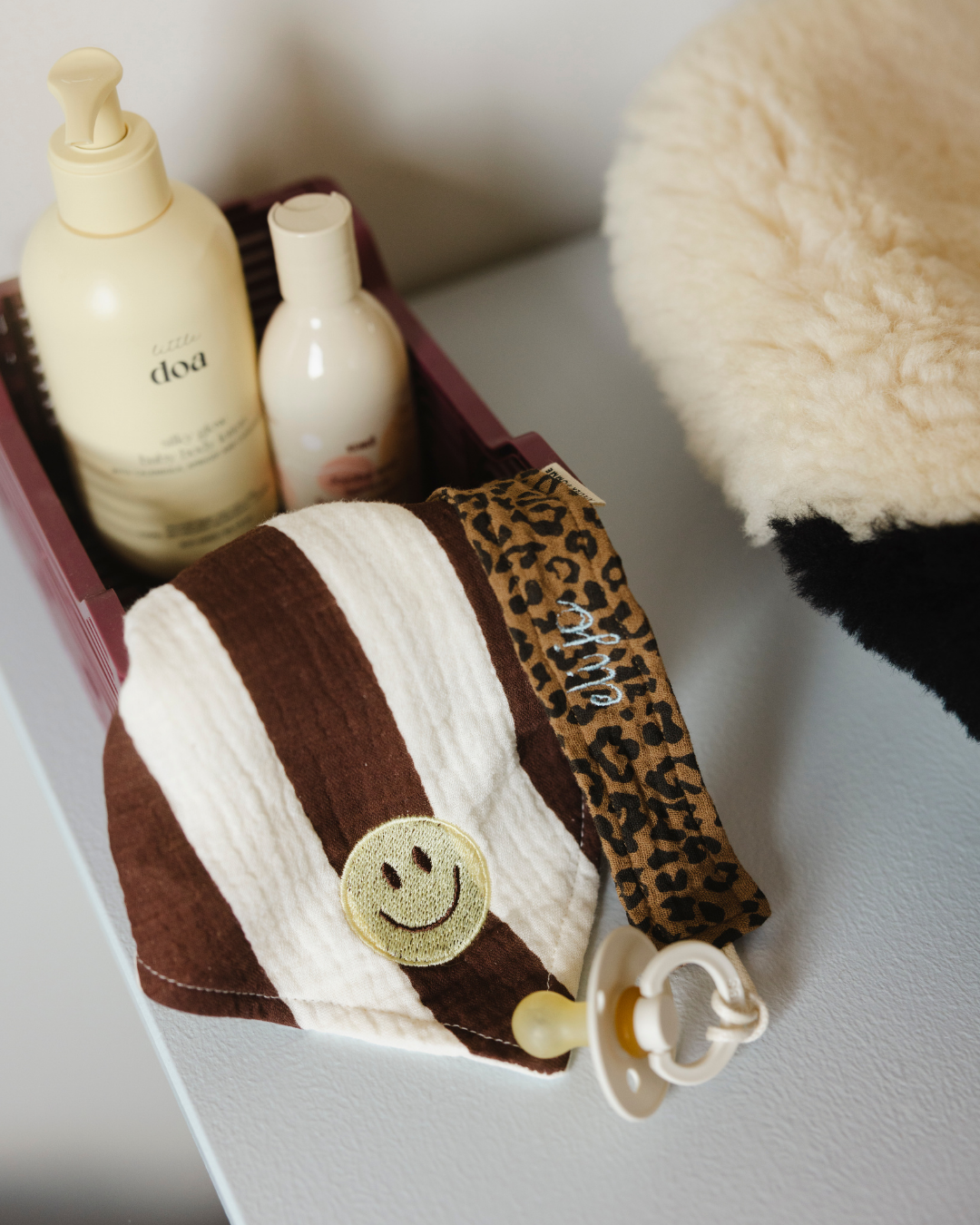 PACIFIER CLOTH CUDDLE | THE BROWN STRIPE