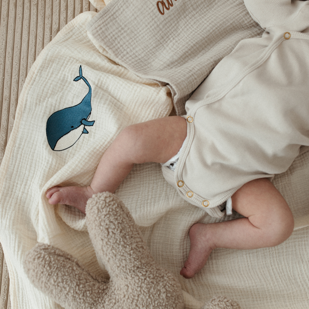 GIANT SWADDLE - COSY WHITE