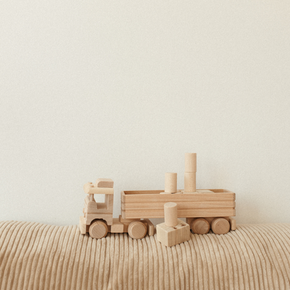 WOODEN TOY - GIANT TRUCK