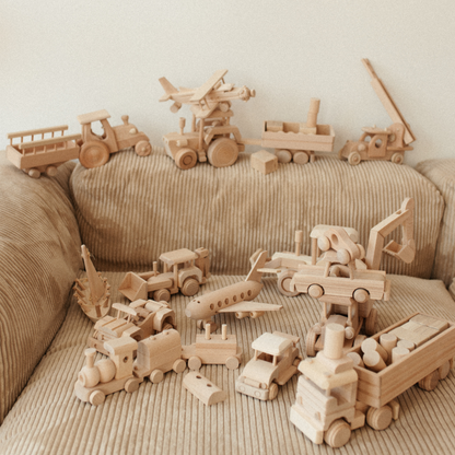 WOODEN TOY - GIANT TRACTOR WITH TRAILER AND WOODEN BLOCKS