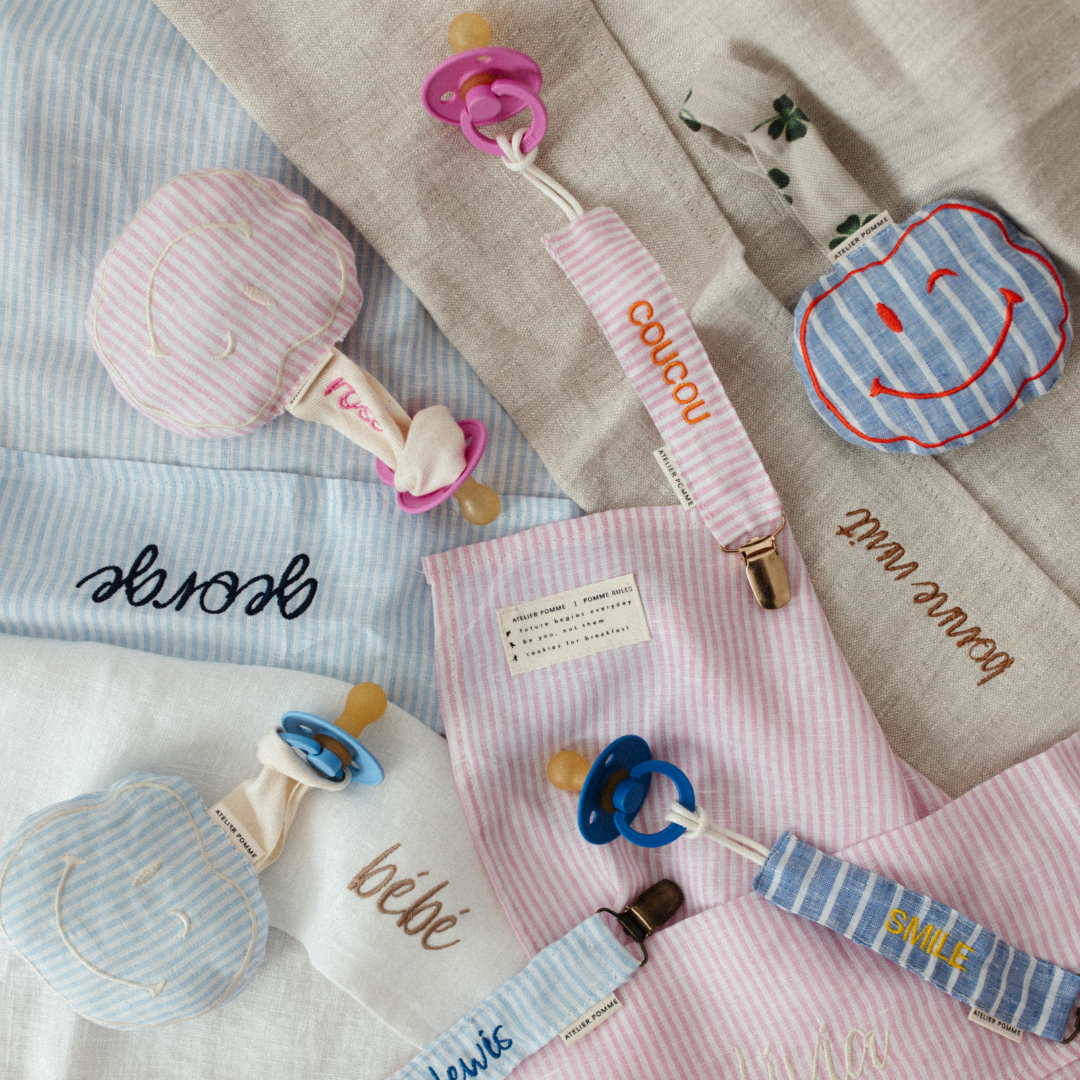 PACIFIER CORD - LOVELY LINEN PINKY PROMISE