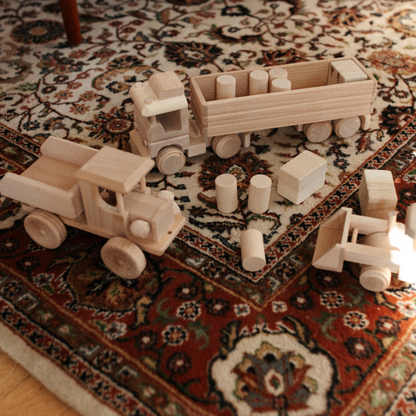 WOODEN TOY - GIANT DUMP TRUCK