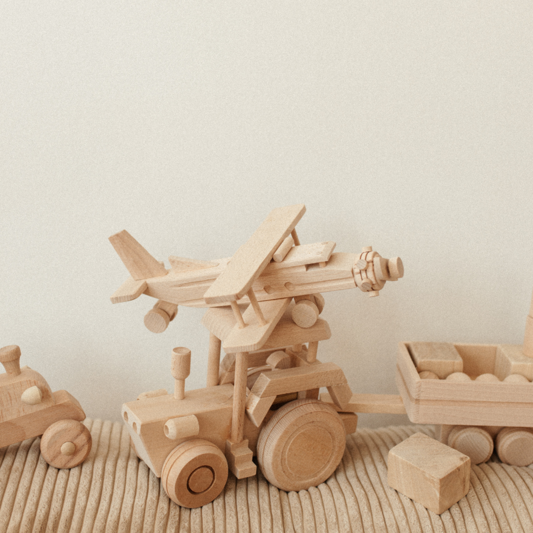 WOODEN TOY - GIANT TRACTOR WITH TRAILER AND WOODEN BLOCKS