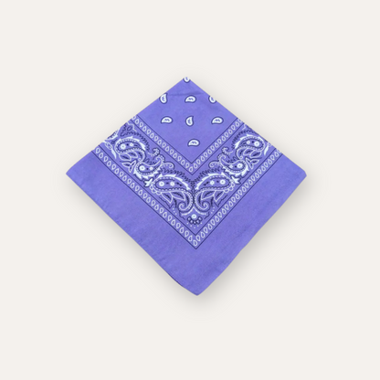 Een lila bandana sjaal