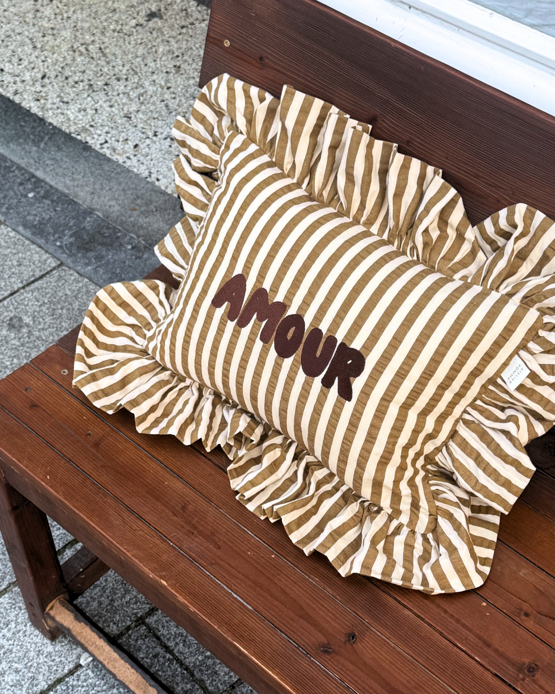 KUSSEN RAYURE ROEZEL | FINE BROWN