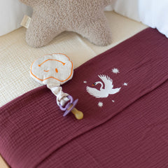 LAKEN WIEG | BURGUNDY BOO