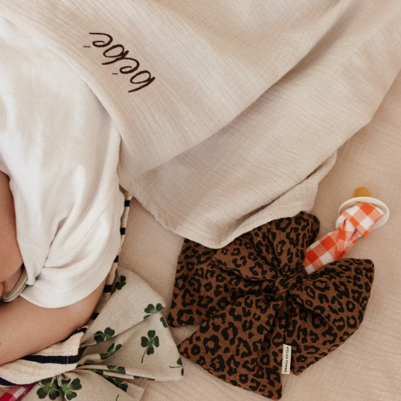 Giant swaddle