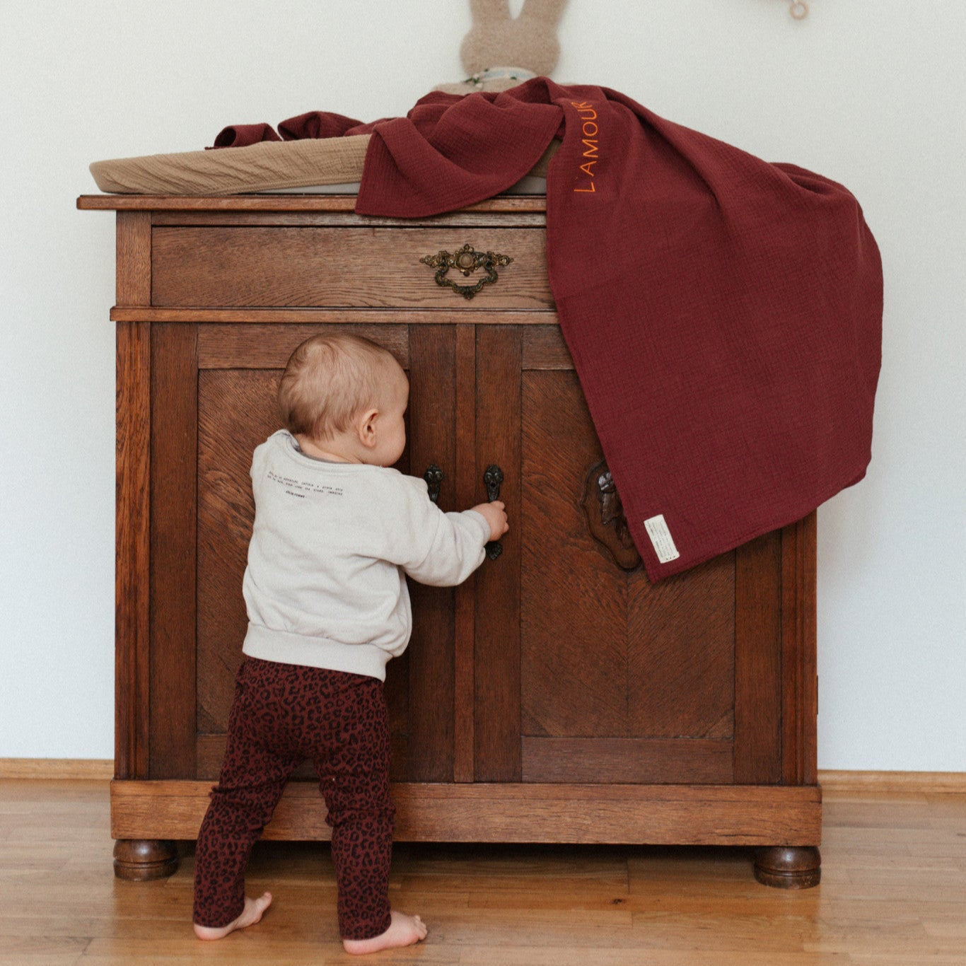 Giant swaddle