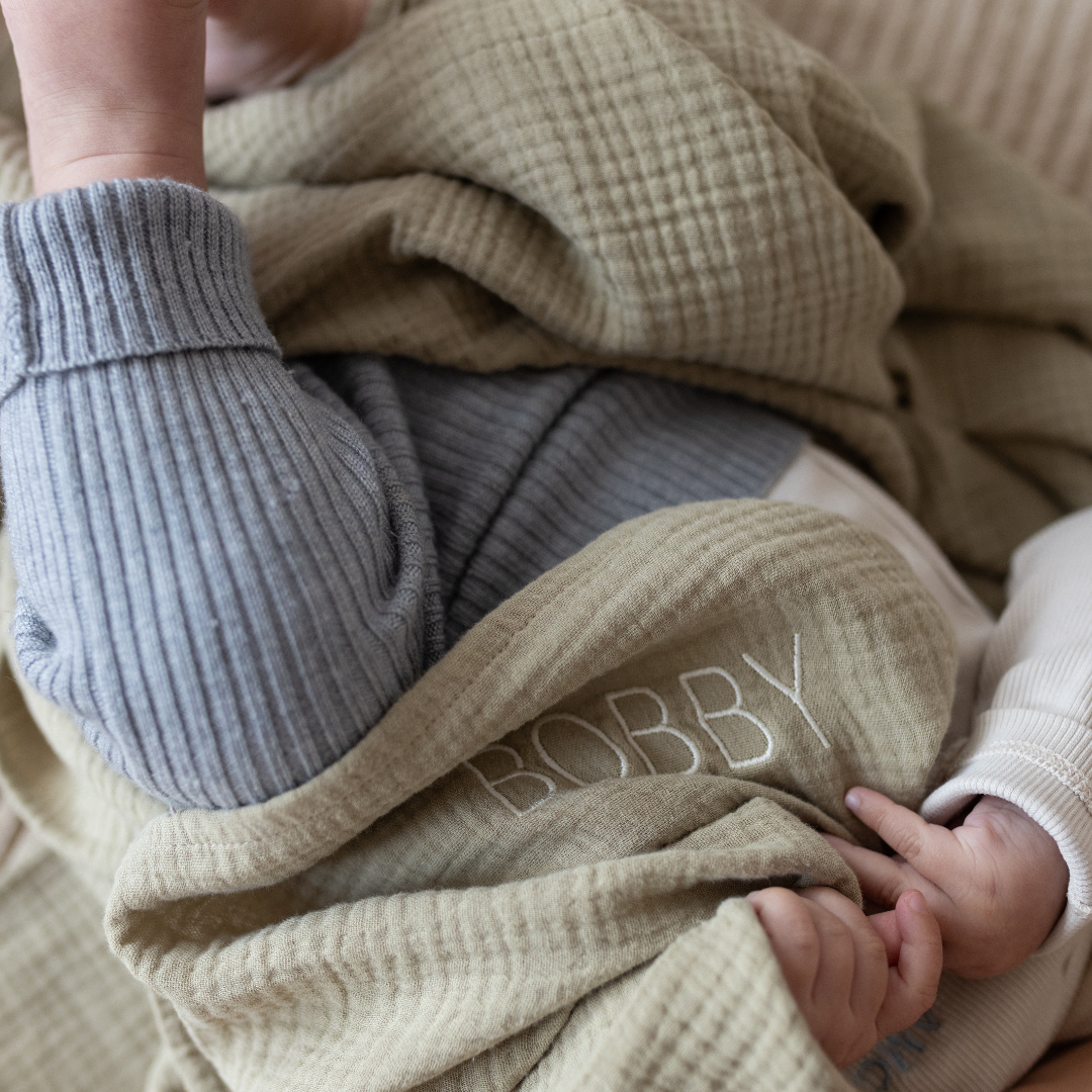 Giant swaddle morning moss 