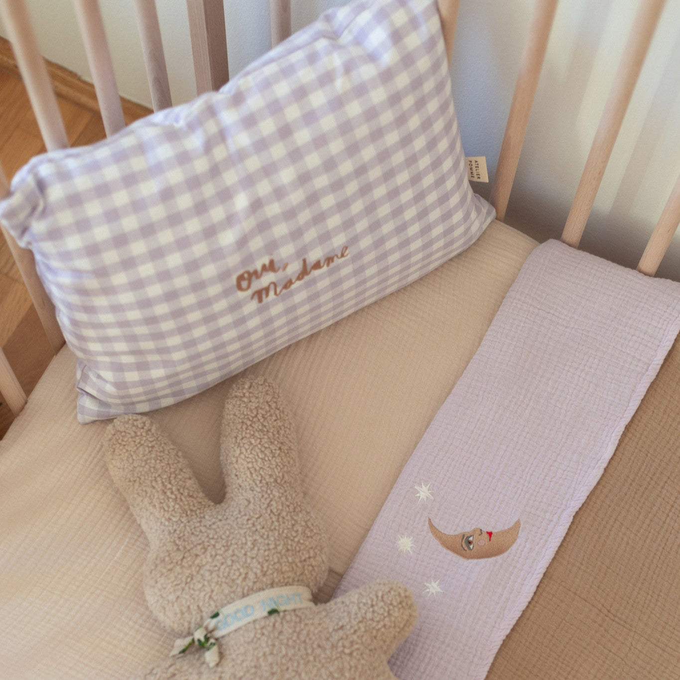 Bed set fine brown