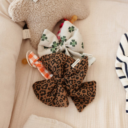 knuffel, spenen met speenknuffels. 