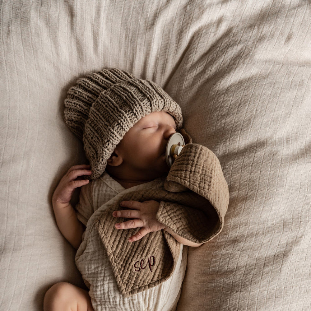 PACIFIER CLOTH CUDDLE | FINE BROWN