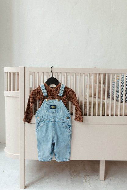 Romper wrap the baby leopard 