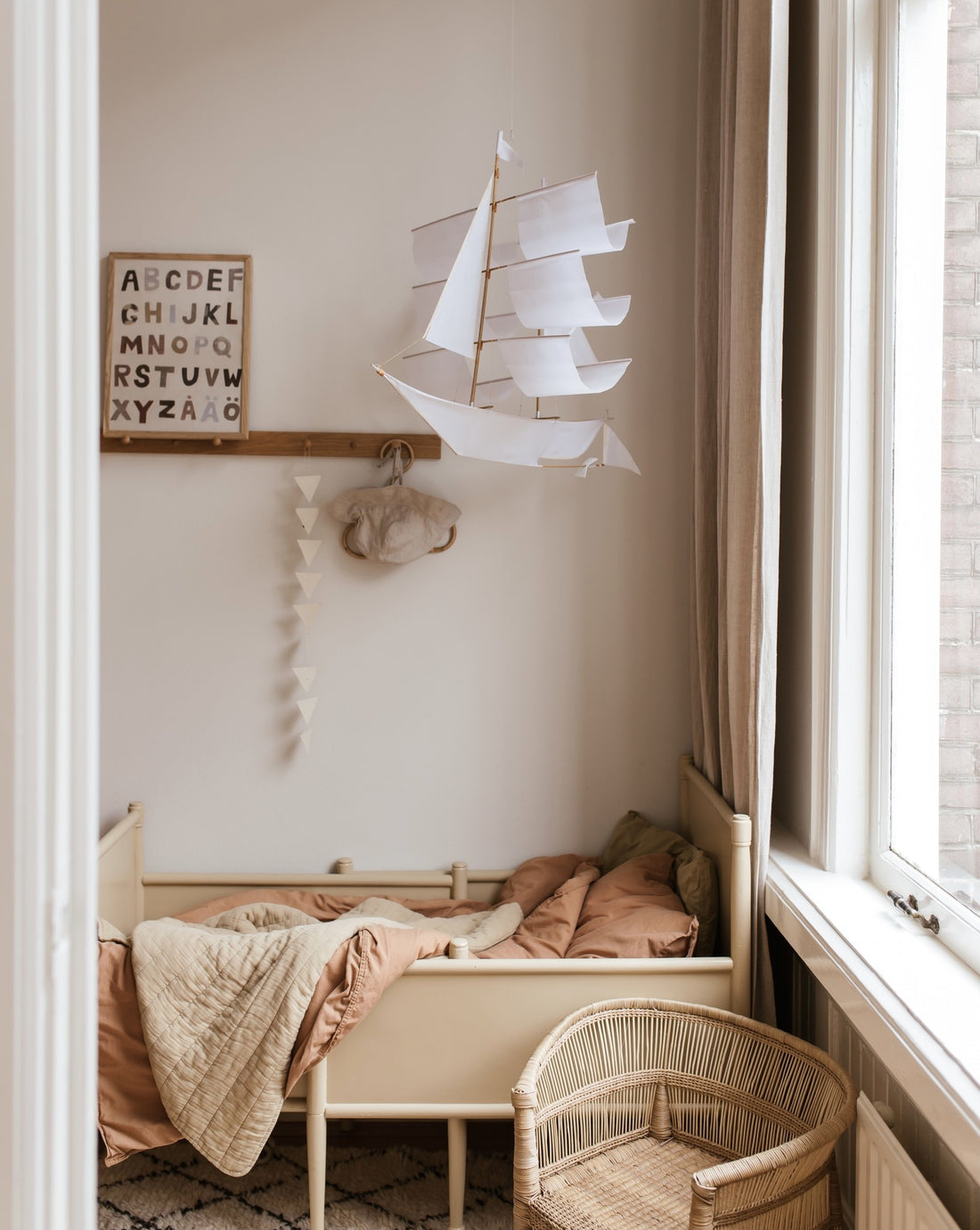 Sailing ship