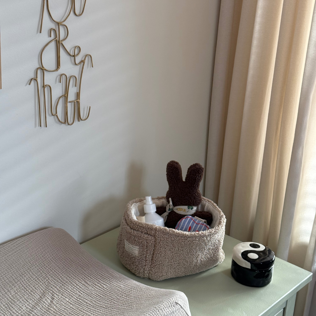 Mandje op commode 