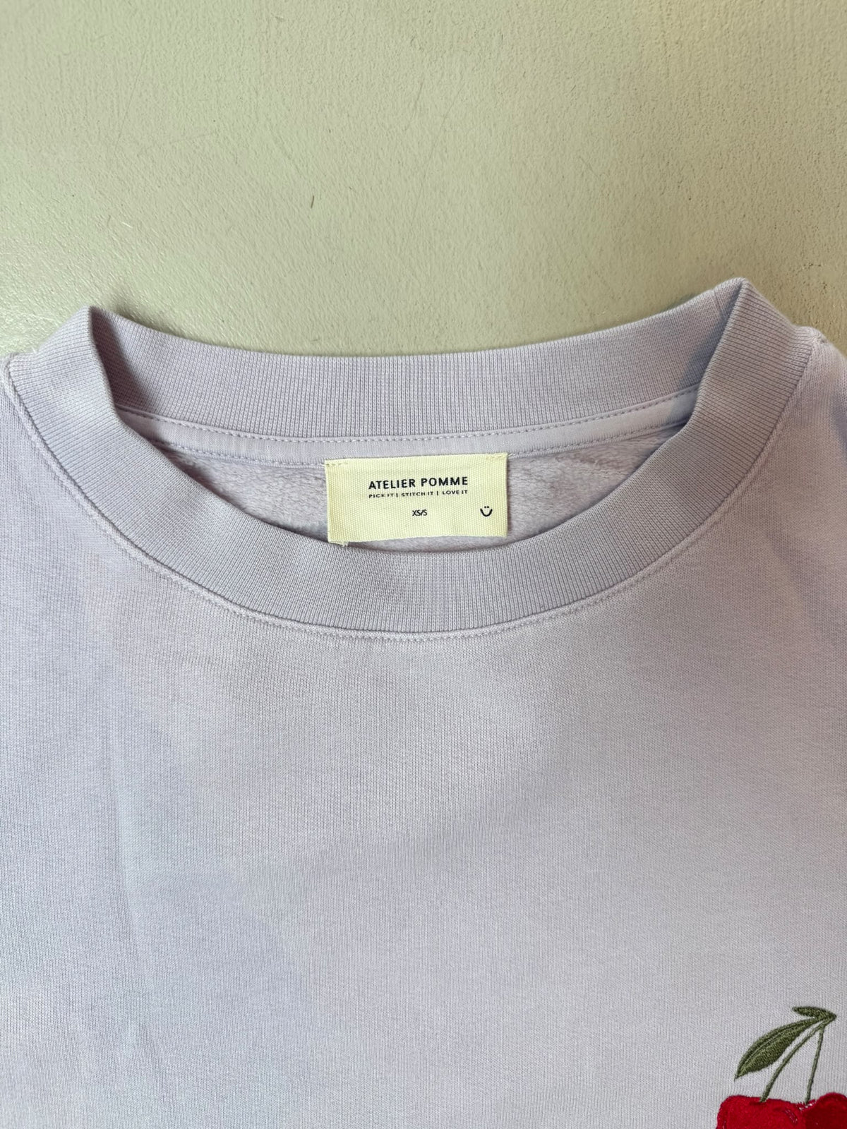 SAMPLE SALE | Sweater Lucky Lila Cherry Xs/s