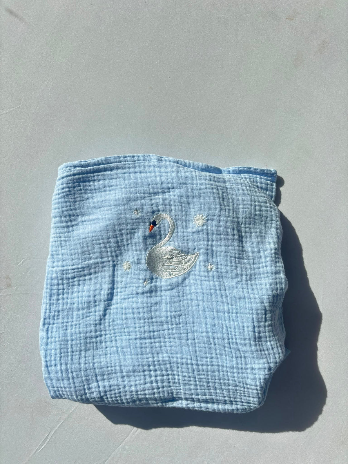 SAMPLE SALE | Flat Sheet Crib Dreamy Blue Swan
