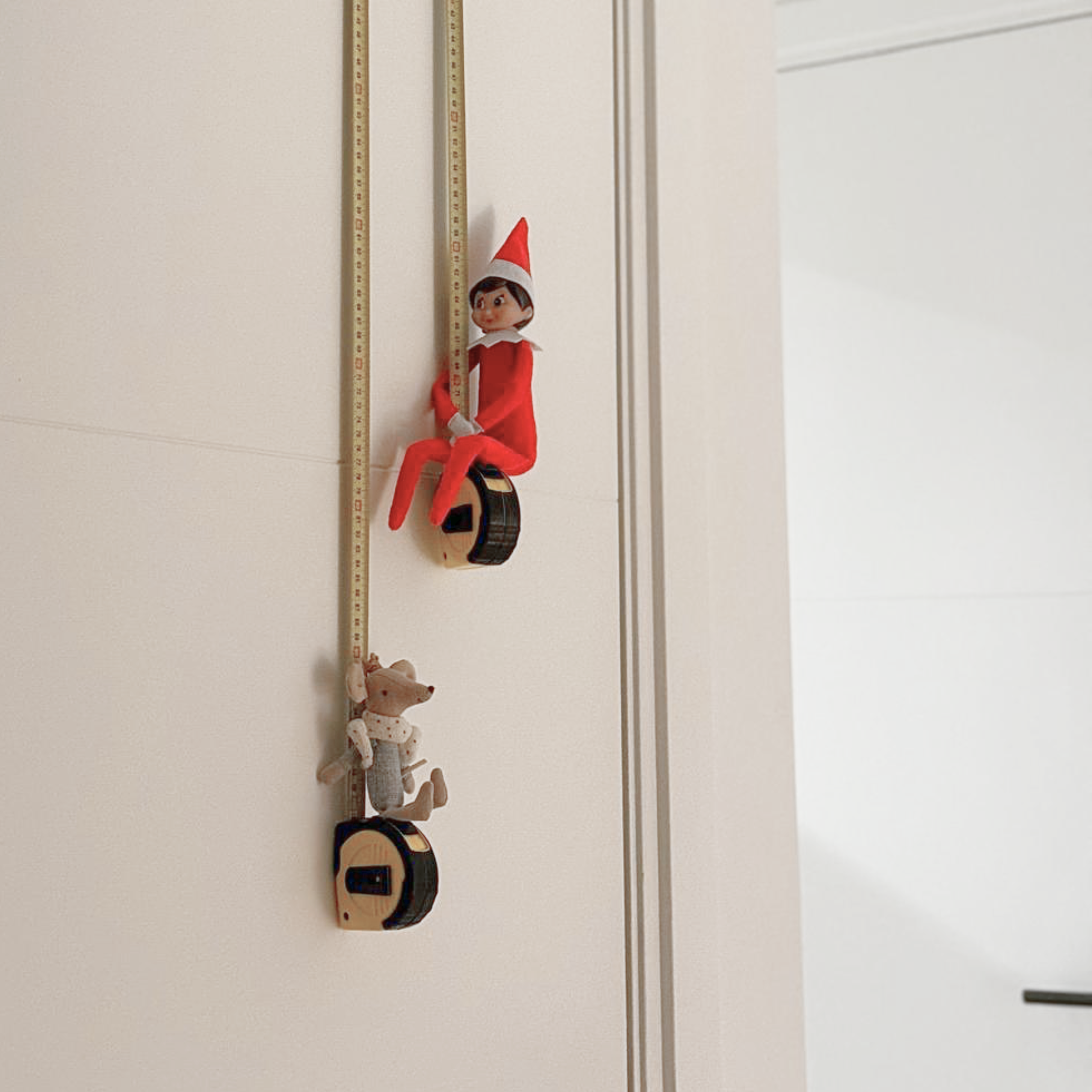 A FAMILY TRADITION | ELF ON TE SHELF