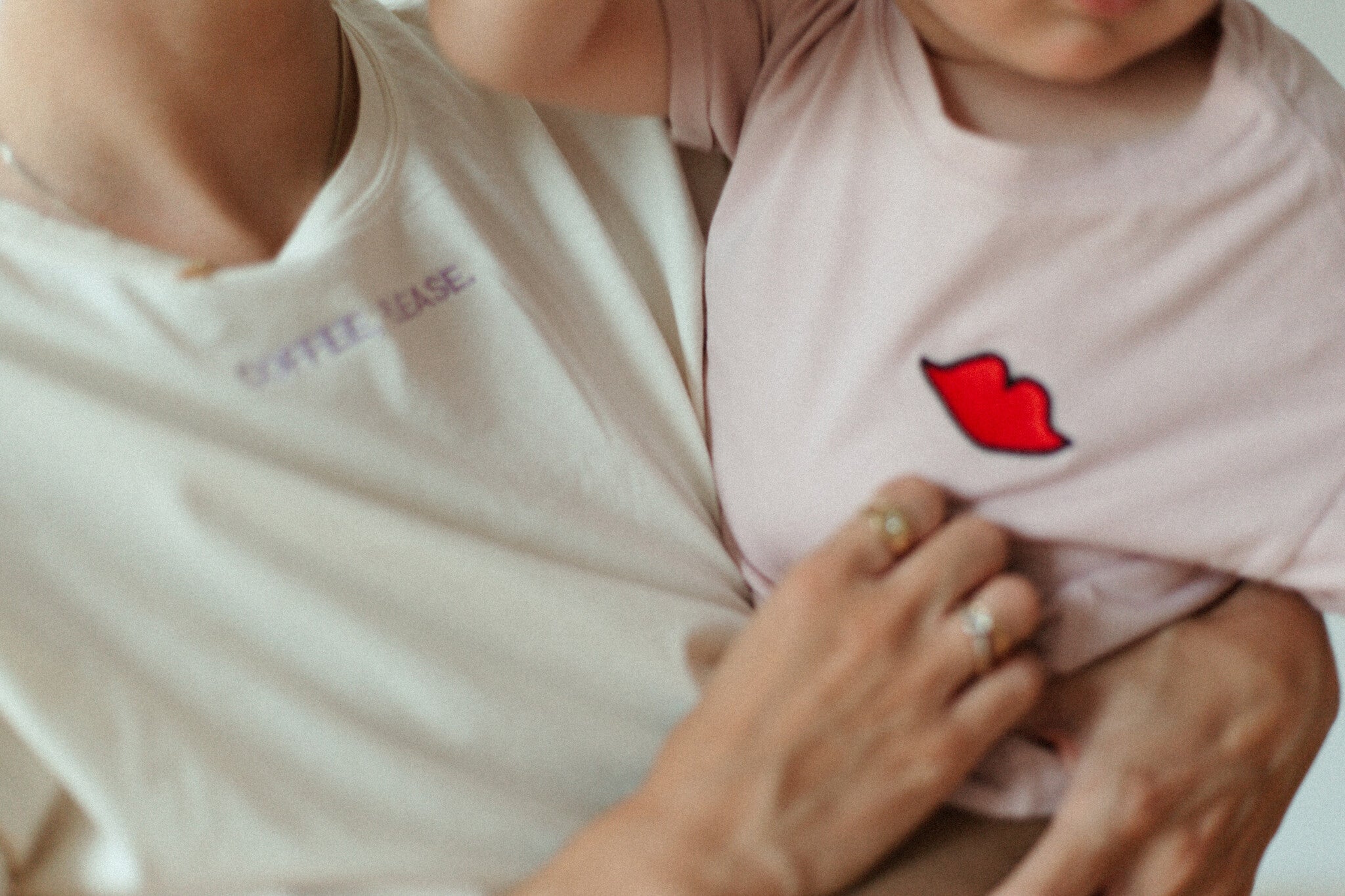 T-SHIRT - PINKY PROMISE