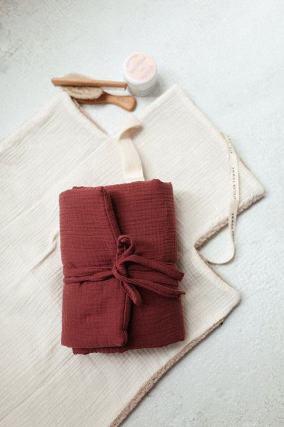 CHANGING PAD TO GO  - BURGUNDY BOO