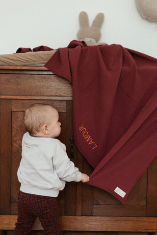 GIANT SWADDLE - BURGUNDY BOO