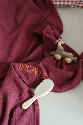 GIANT SWADDLE - BURGUNDY BOO