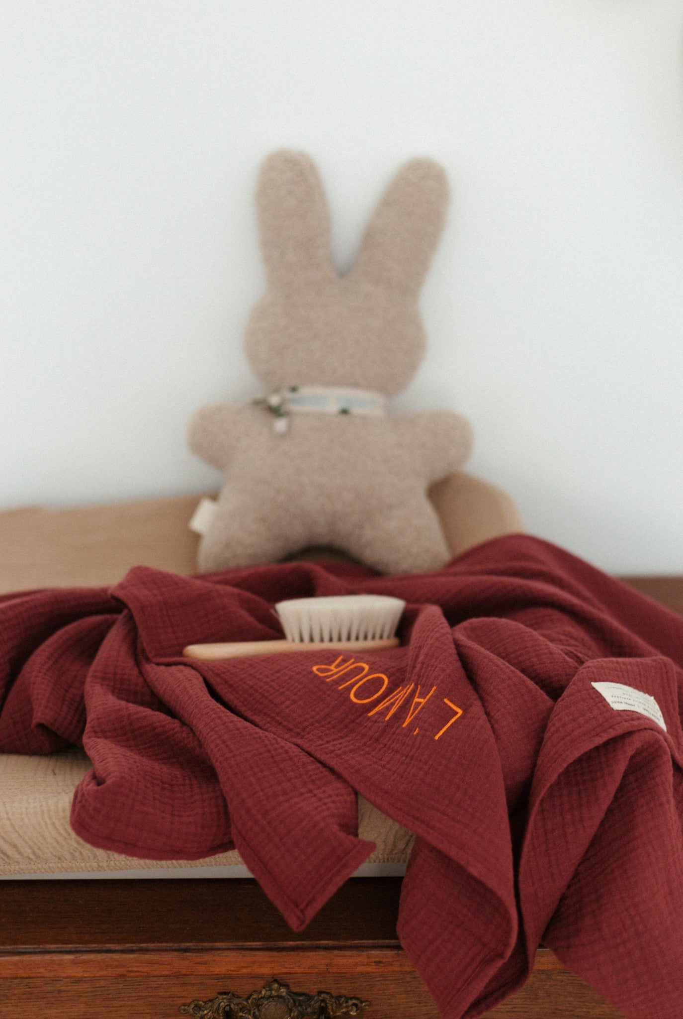 GIANT SWADDLE - BURGUNDY BOO