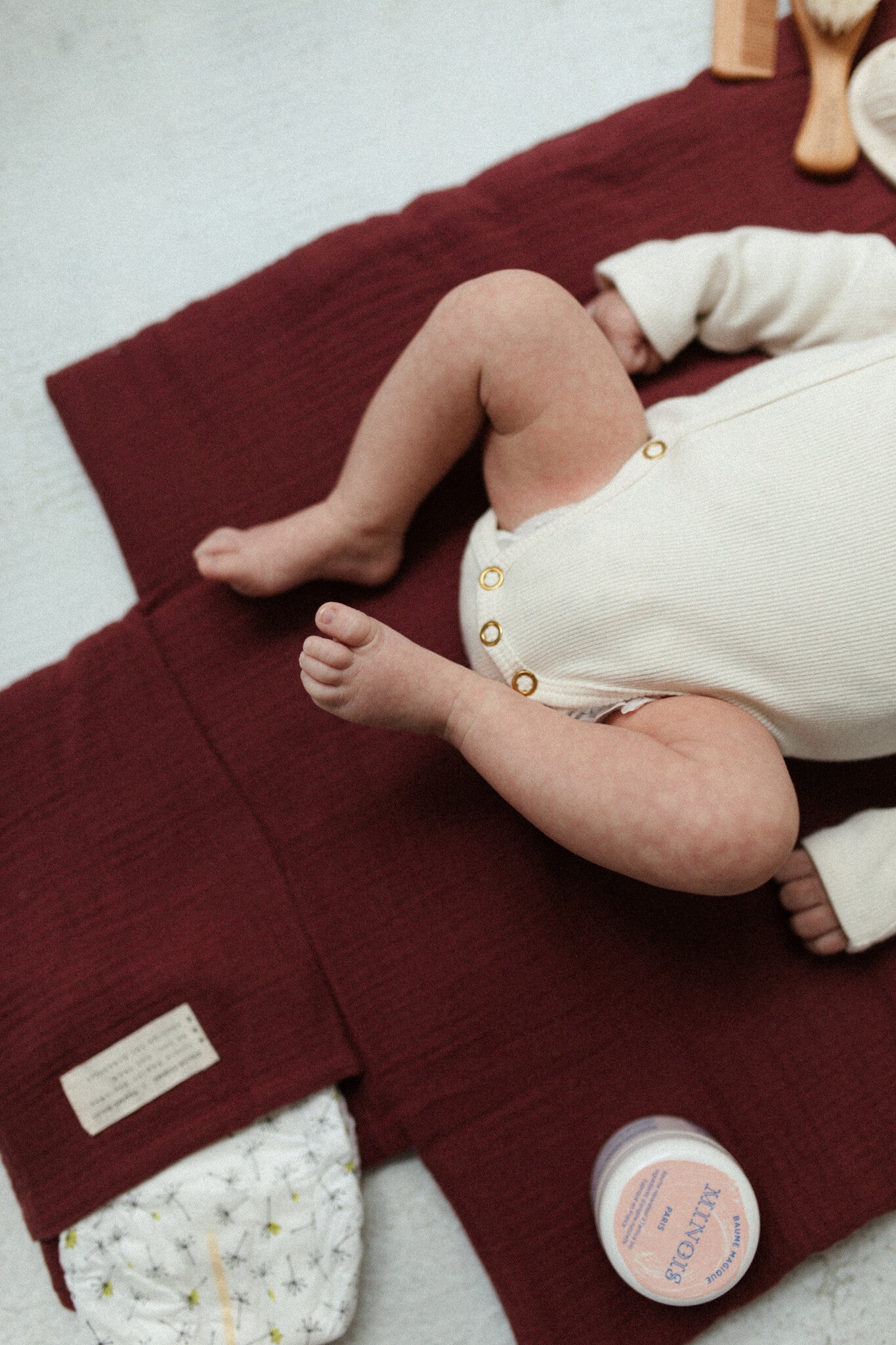 CHANGING PAD TO GO  - BURGUNDY BOO